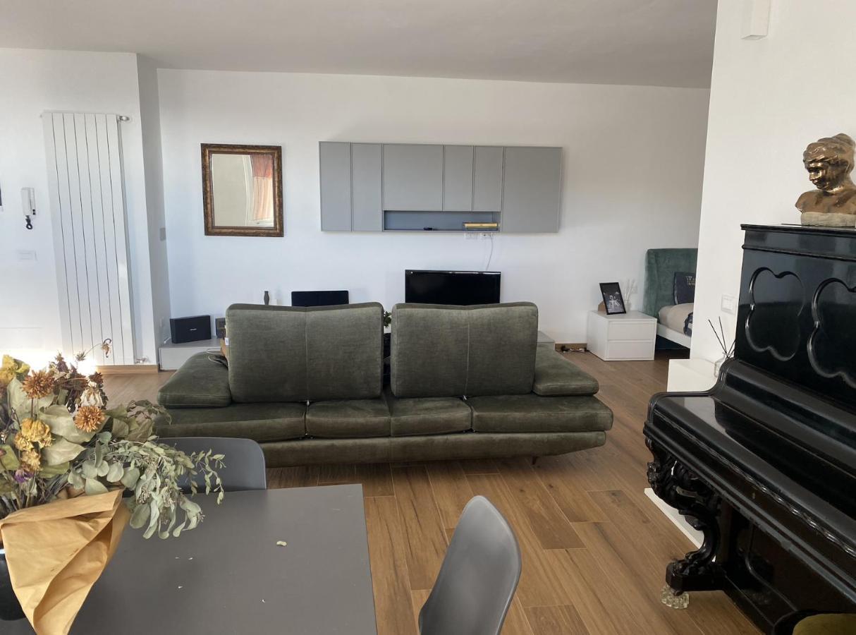 Nuovo Bilocale Apartment San Rocco  Bagian luar foto